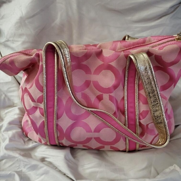 Coach - Picture 3 of 3